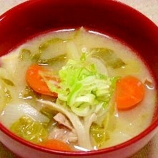 たっぷり野菜の胡麻豚汁